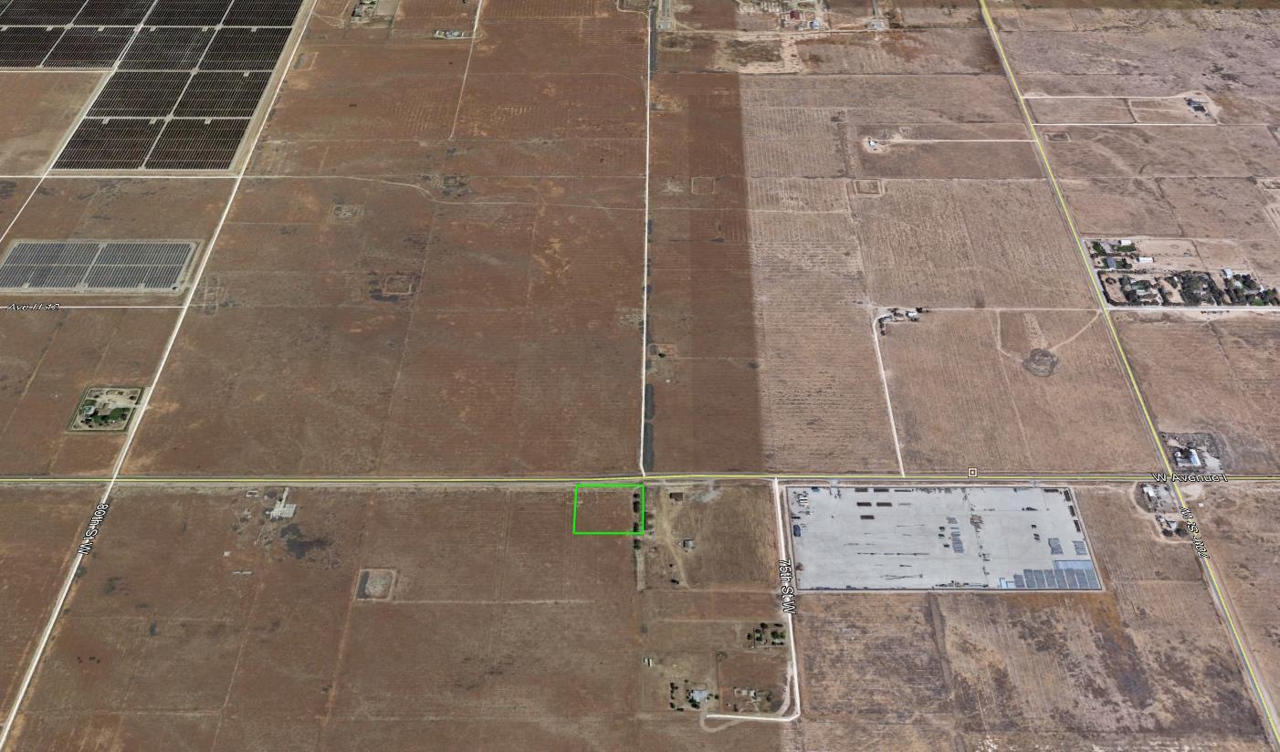 75 Stw Lancaster, CA 93536 - Photo 11 of 11 a bathroom with a shower