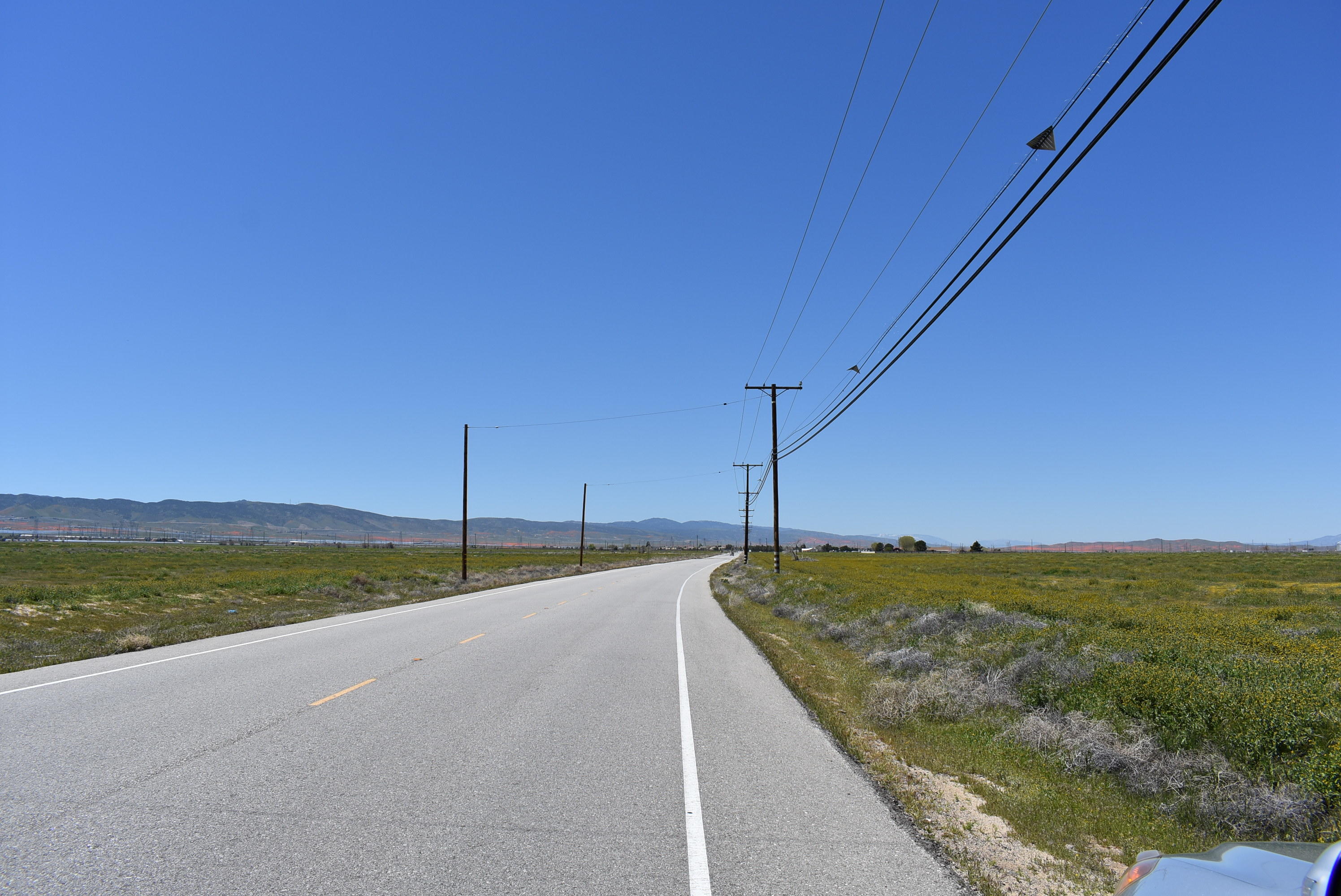 75 Stw Lancaster, CA 93536 - Photo 4 of 11 a view of an ocean & mountain