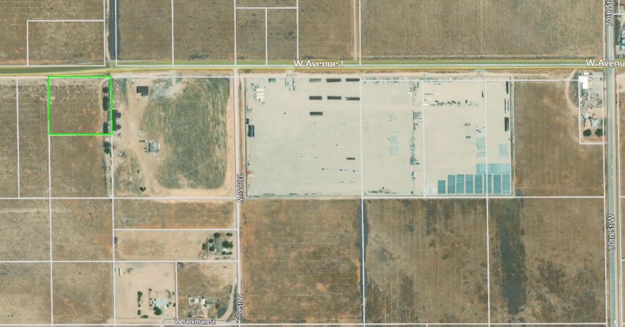 75 Stw Lancaster, CA 93536 - Photo 7 of 11 a view of a glass door with a glass door