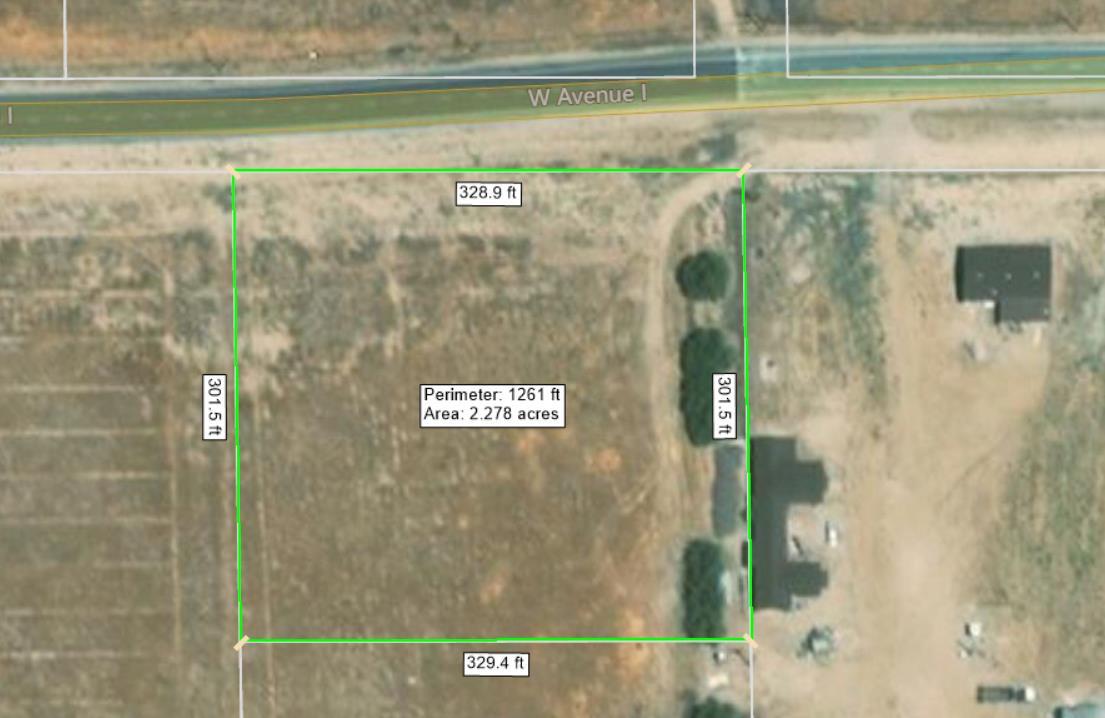 75 Stw Lancaster, CA 93536 - Photo 10 of 11 a view of a bathroom shower