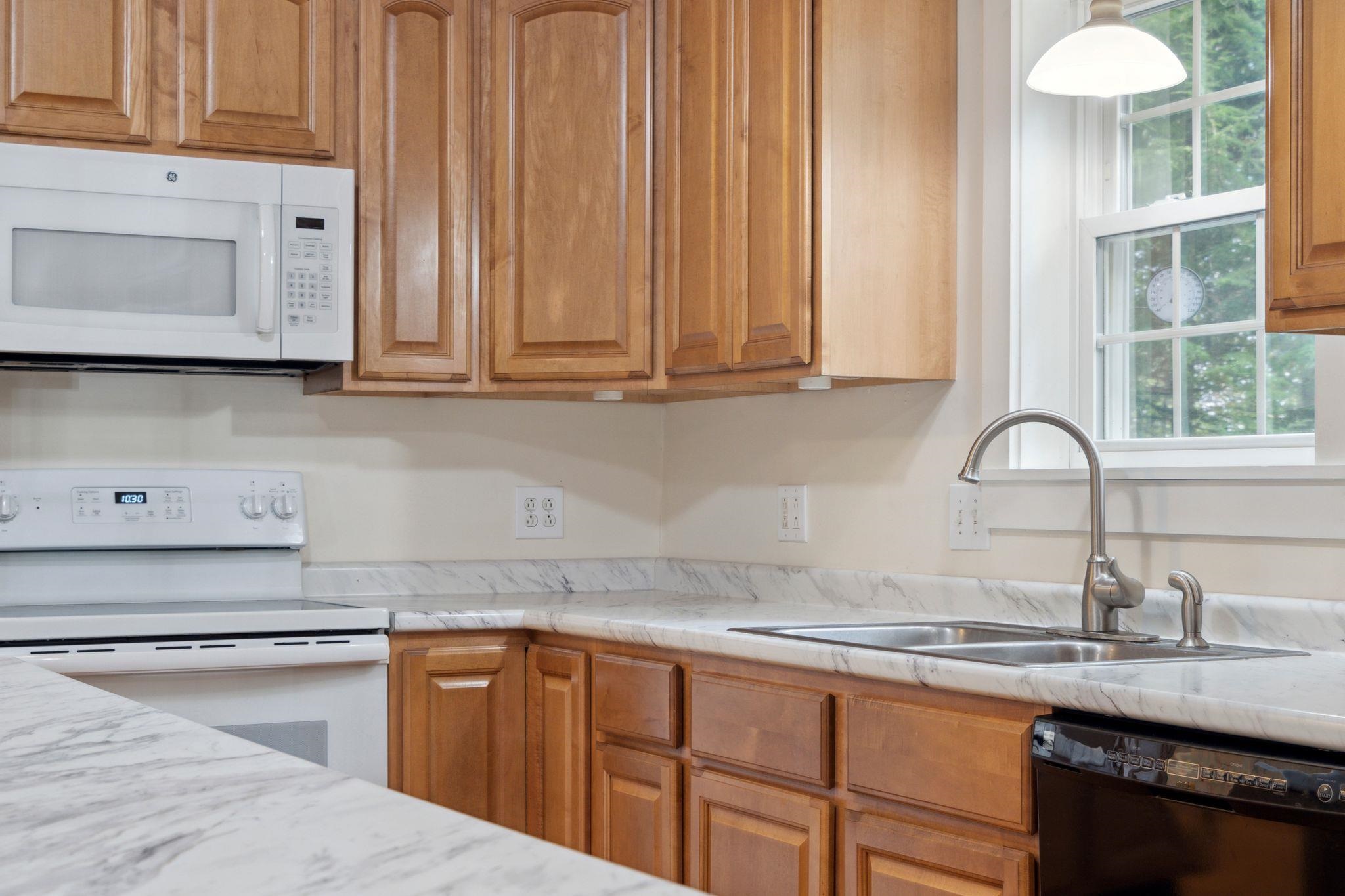 473 Taylor Drive Windsor, VT 05089 - Photo 3 of 35