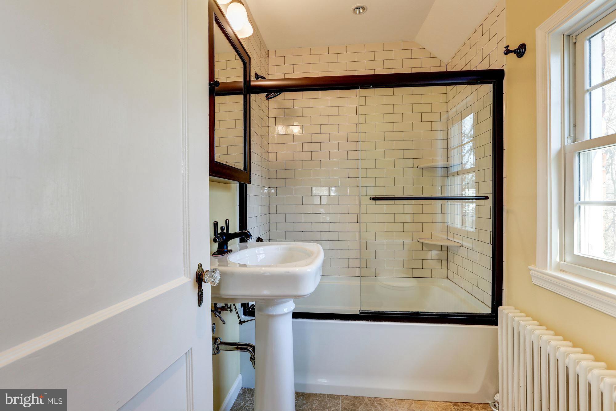 10205 Sutherland Road Silver Spring, MD 20901 - Photo 20 of 30 Upper level bathroom