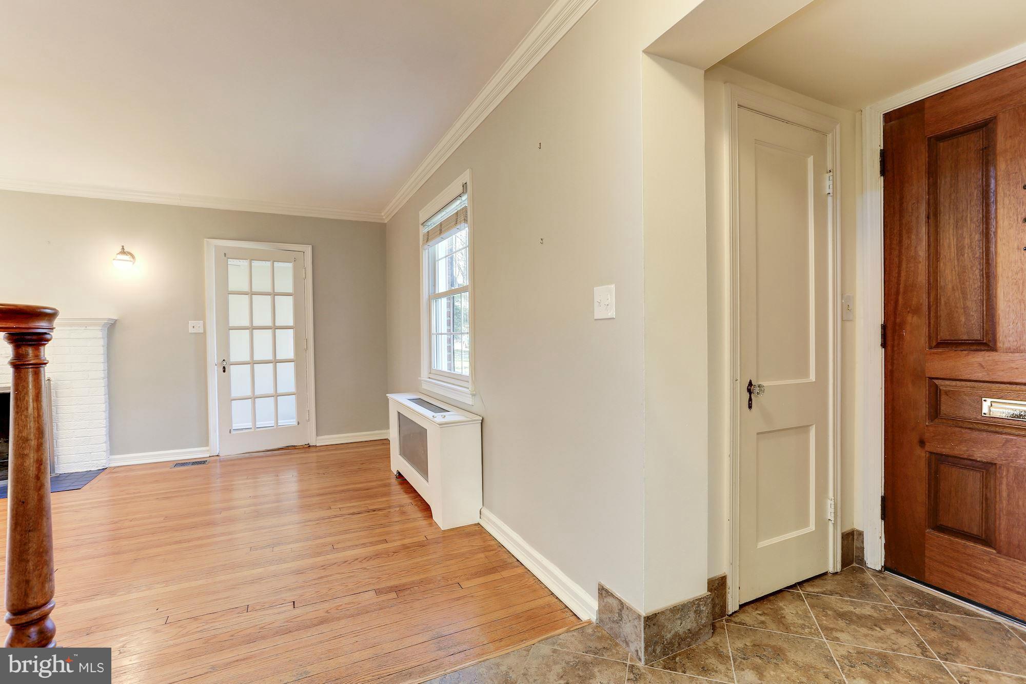 10205 Sutherland Road Silver Spring, MD 20901 - Photo 3 of 30 Entry foyer w/ coat closet