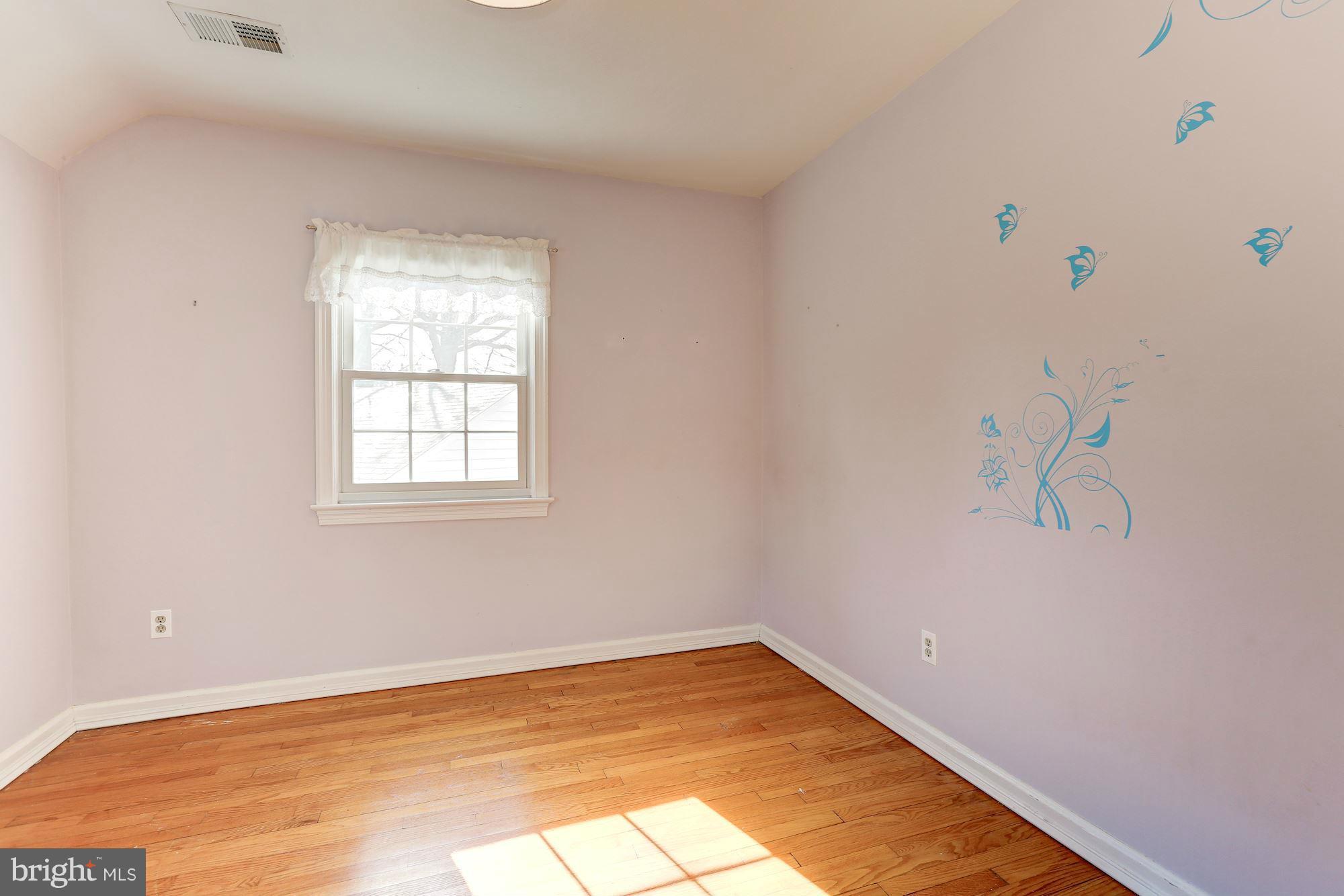 10205 Sutherland Road Silver Spring, MD 20901 - Photo 21 of 30 Bedroom #3