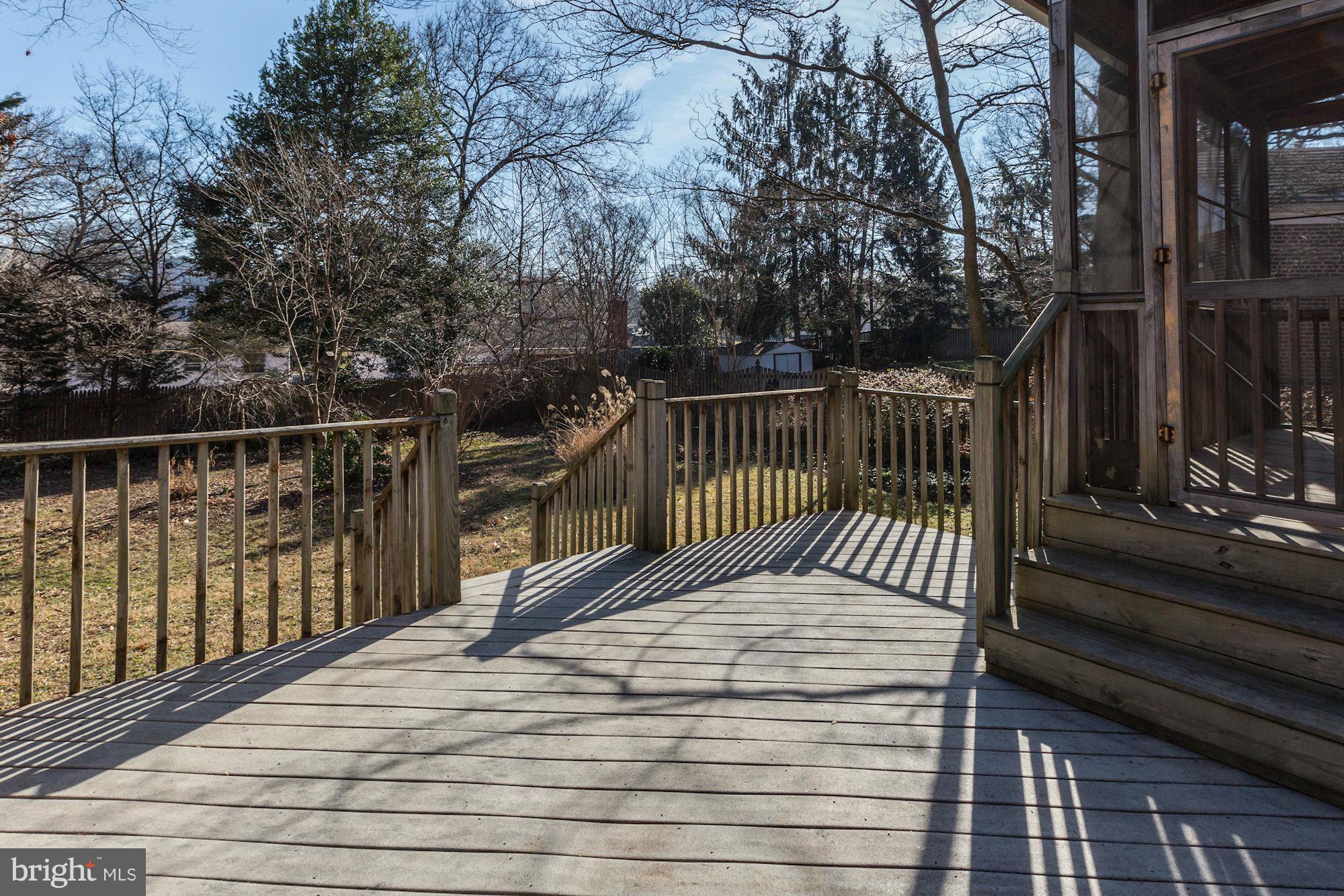 10205 Sutherland Road Silver Spring, MD 20901 - Photo 28 of 30 Deck