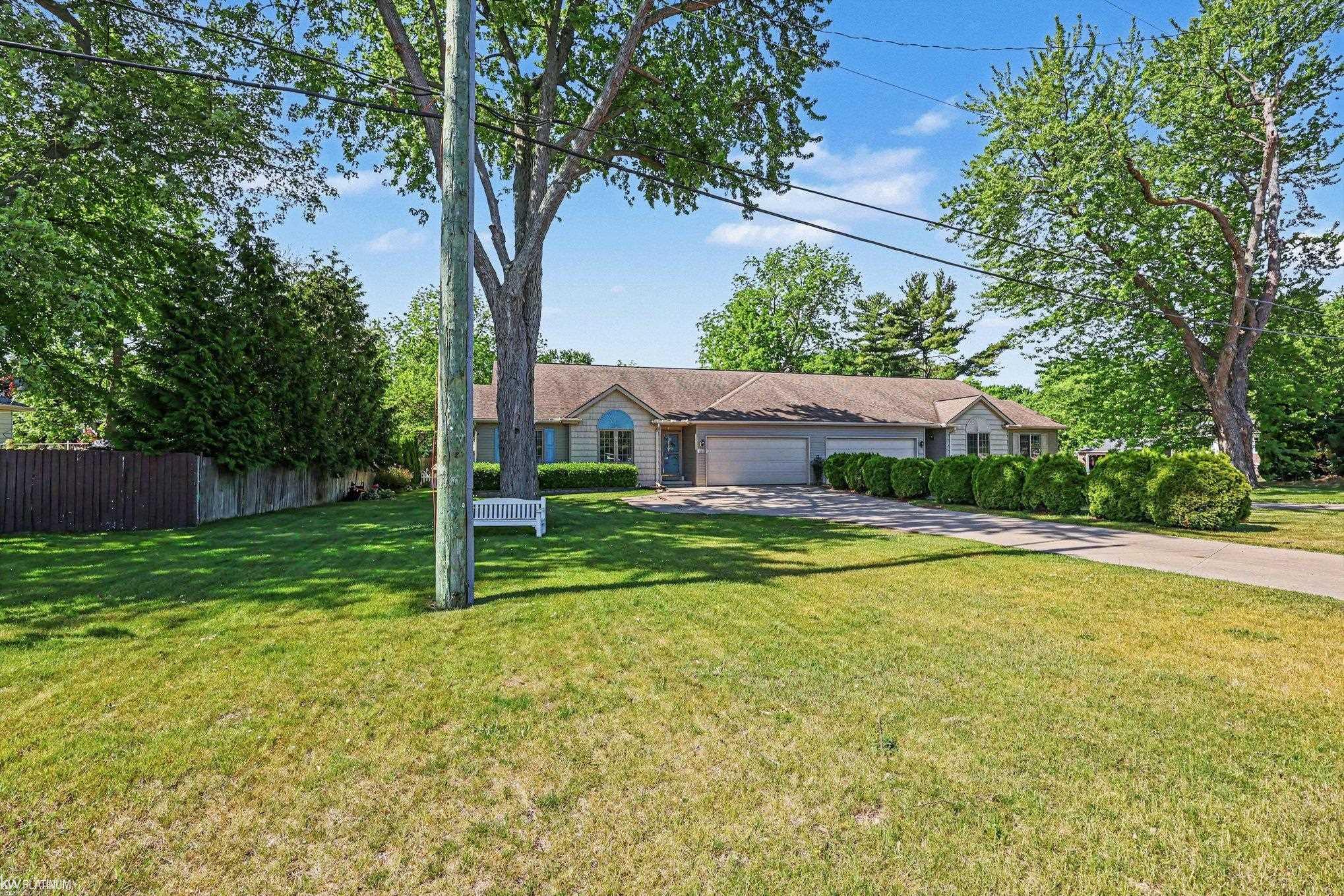 393 Pointe Tremble Road Algonac, MI 48001 - Photo 5 of 37