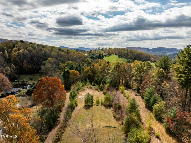 $672,900 | 185 Deer Tracks Circle, Unit 12, Mountain City, TN 37683