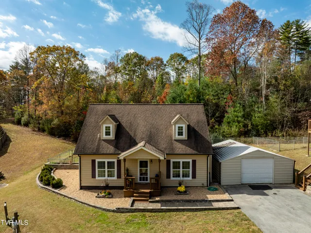 $672,900 | 185 Deer Tracks Circle, Unit 12, Mountain City, TN 37683