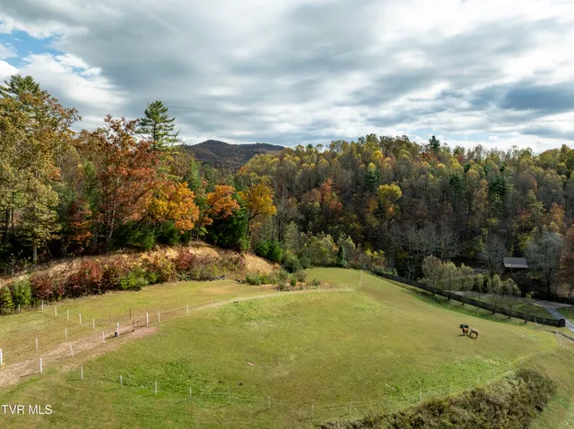 $672,900 | 185 Deer Tracks Circle, Unit 12, Mountain City, TN 37683