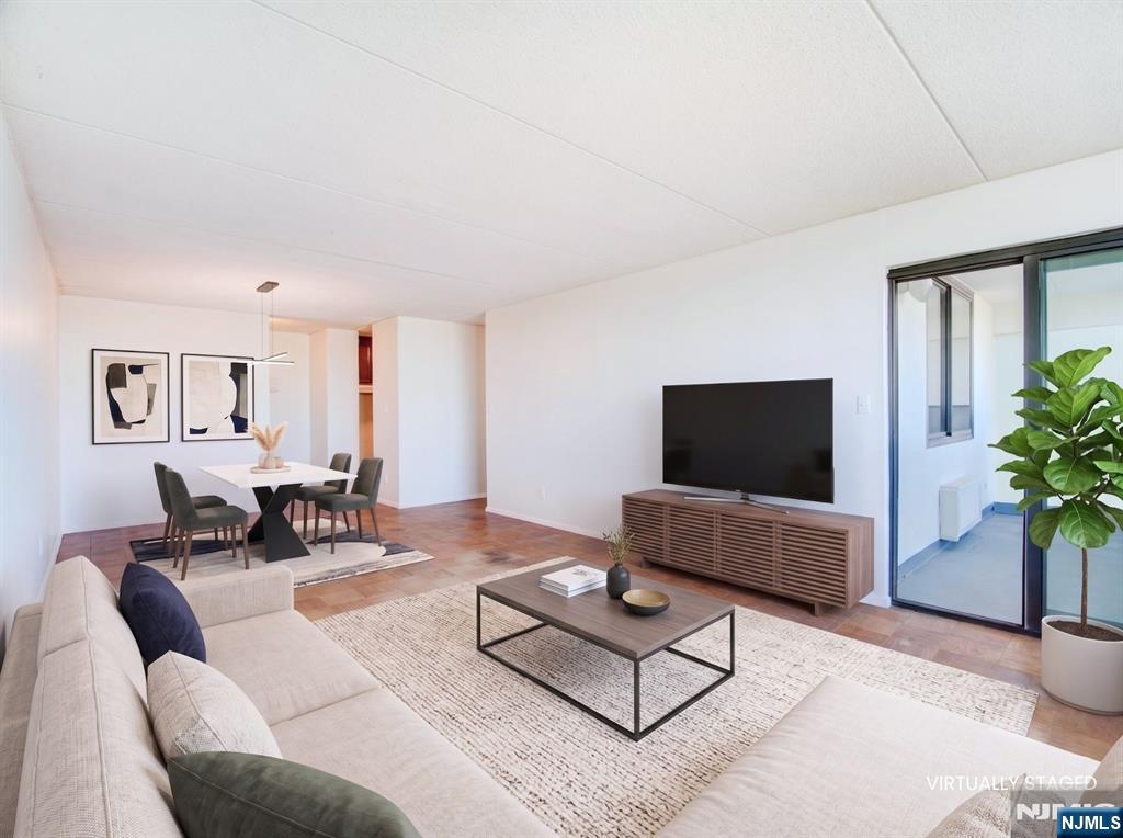 250 Gorge Road, Unit 18E Cliffside Park, NJ 07010 - Photo 1 of 32