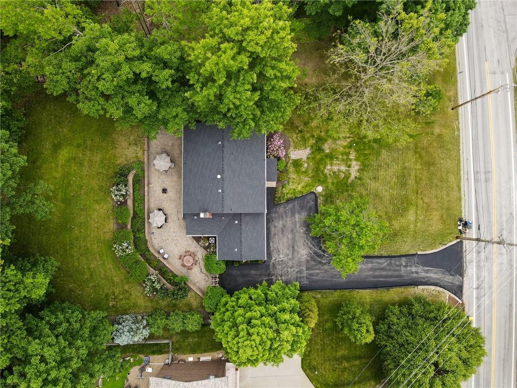 1704 Fox Chapel Road Pittsburgh, PA 15238 - Photo 4 of 23