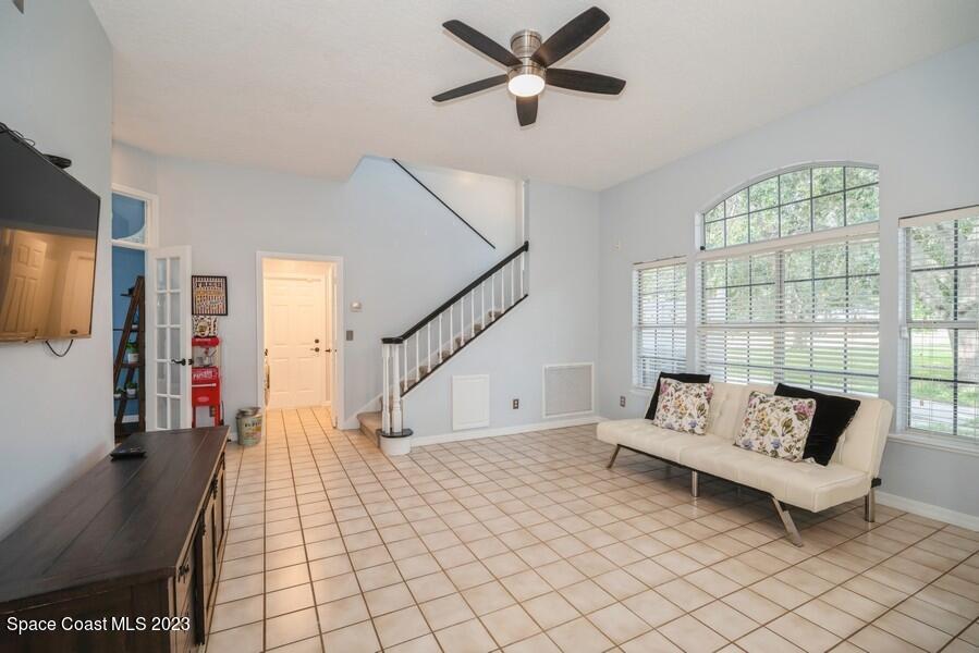 4395 Canard Road Melbourne, FL 32934 - Photo 13 of 36 a living room with furniture