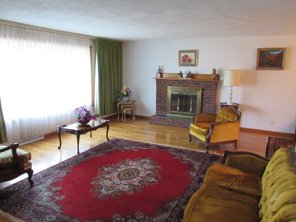 6 Carlida Road Stoneham, MA 02180 - Photo 4 of 18 Gallery Image 4