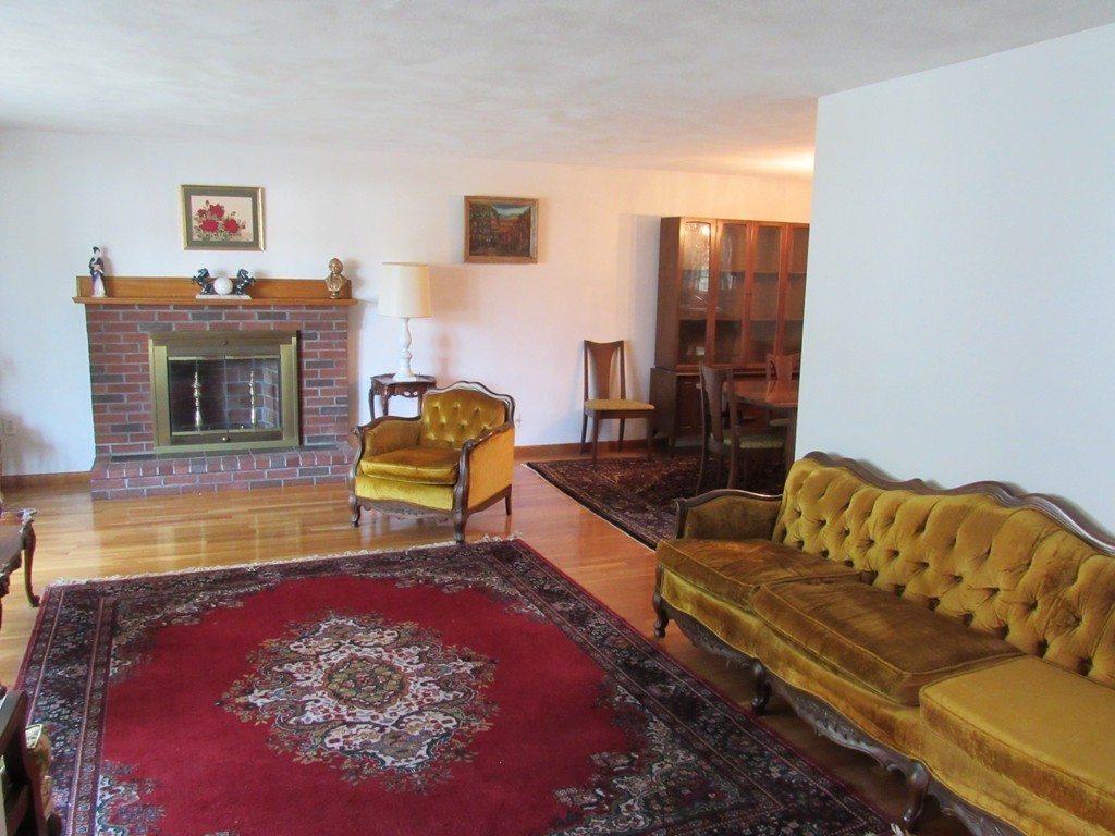 6 Carlida Road Stoneham, MA 02180 - Photo 5 of 18 Gallery Image 5