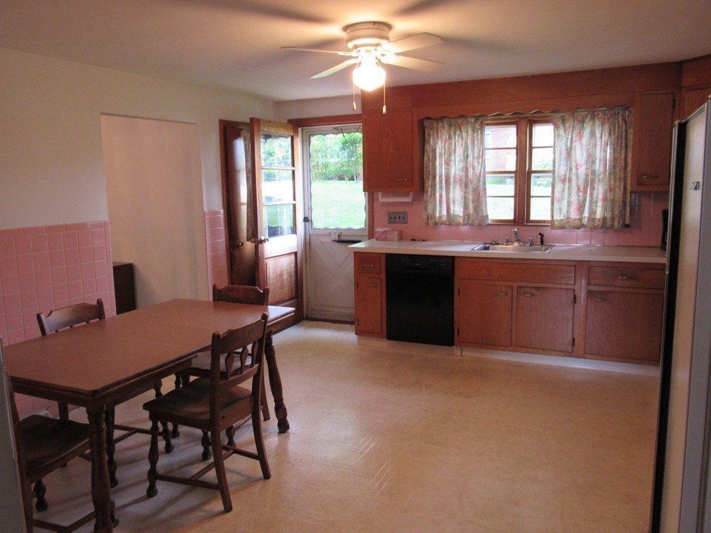 6 Carlida Road Stoneham, MA 02180 - Photo 10 of 18 Gallery Image 10