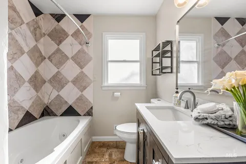 $725,000 | 3203 North Treasure Drive, Boise, ID 83703