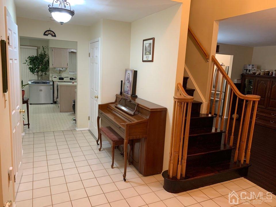 41 Amboy Road Old Bridge, NJ 07747 - Photo 3 of 20 a living room with furniture