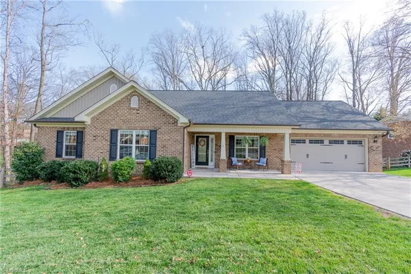 $450,000 | 6729 Rollingwood Drive, Clemmons, NC 27012