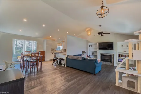 $450,000 | 6729 Rollingwood Drive, Clemmons, NC 27012