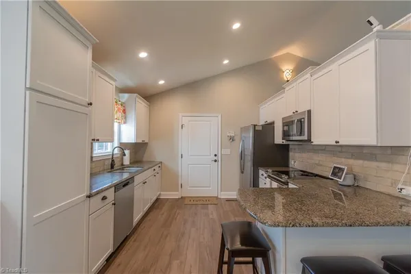 $450,000 | 6729 Rollingwood Drive, Clemmons, NC 27012