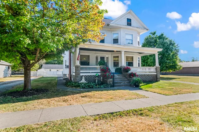 $260,000 | 116 East Main Street, Williamsville, IL 62693