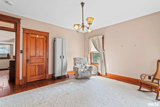 $260,000 | 116 East Main Street, Williamsville, IL 62693