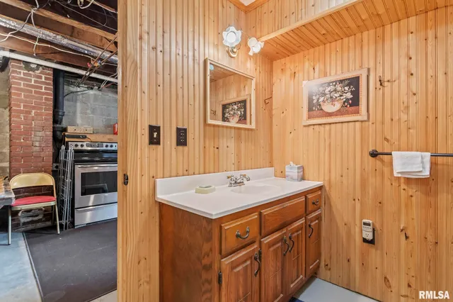 $260,000 | 116 East Main Street, Williamsville, IL 62693