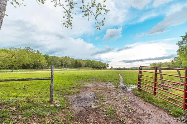 $949,000 | 13907 Hwy T, Fredericktown, MO 63645