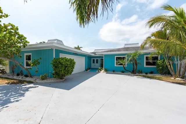 $4,800 | 4643 Bay Crest Drive, Tampa, FL 33615