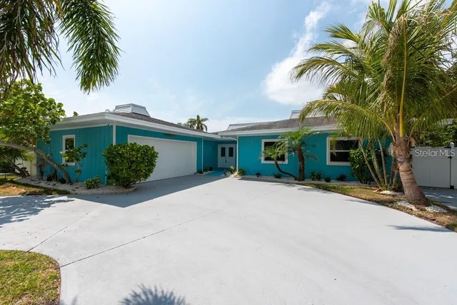 $4,800 | 4643 Bay Crest Drive, Tampa, FL 33615