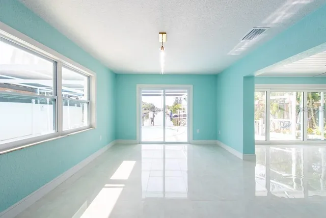 $4,800 | 4643 Bay Crest Drive, Tampa, FL 33615