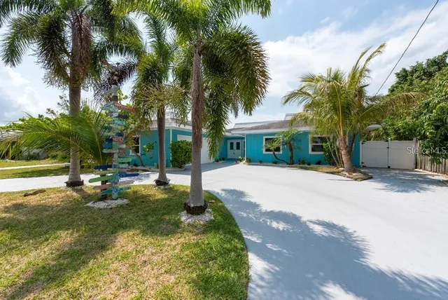 $4,800 | 4643 Bay Crest Drive, Tampa, FL 33615