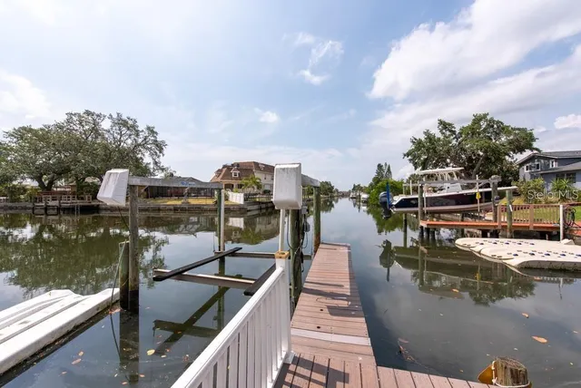 $4,800 | 4643 Bay Crest Drive, Tampa, FL 33615