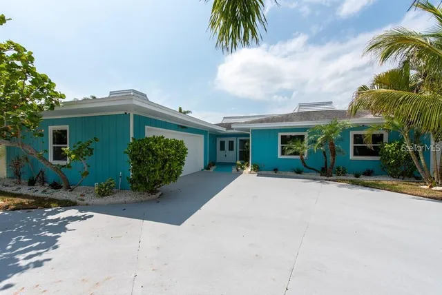 $4,800 | 4643 Bay Crest Drive, Tampa, FL 33615