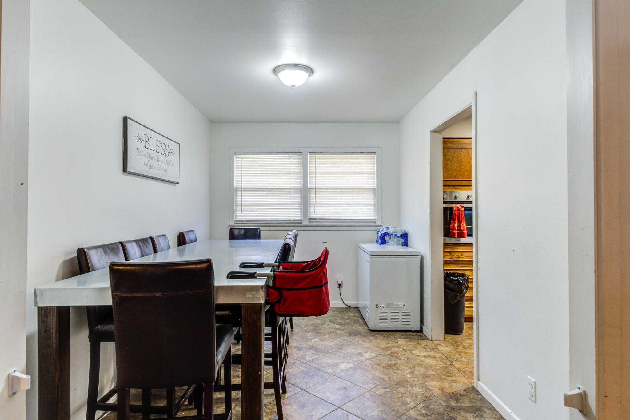 3615 37th Street Lubbock, TX 79413 - Photo 11 of 27 a room with furniture and window