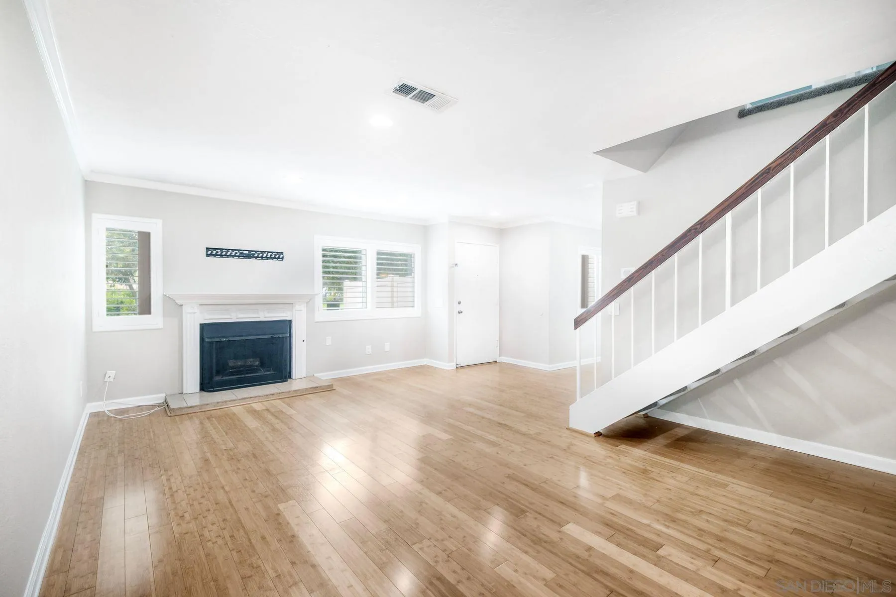 13619 Sycamore Tree Lane Poway, CA 92064 - Photo 12 of 39 Living Room