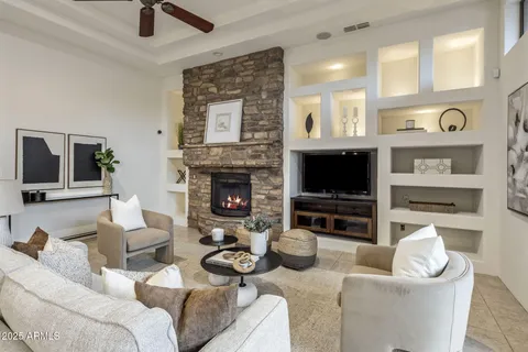 $1,835,000 | 7846 East Candelaria Drive, Scottsdale, AZ 85255