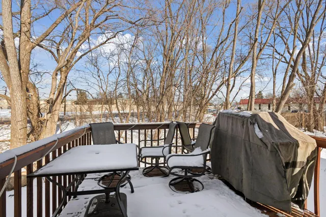 $305,000 | 2406 County Rd D West, Unit 4, Roseville, MN 55113