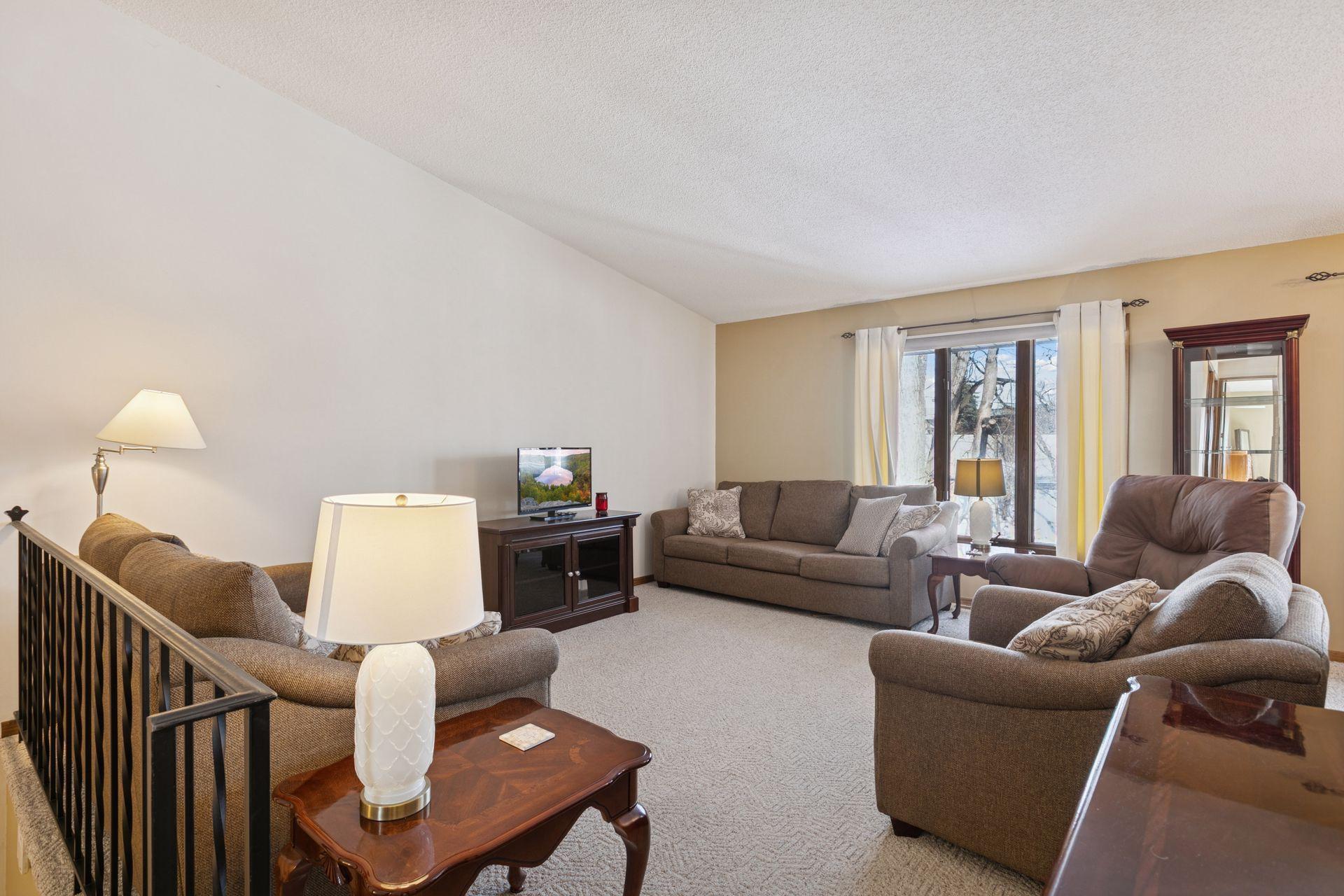 2406 County Rd D West, Unit 4 Roseville, MN 55113 - Photo 4 of 21