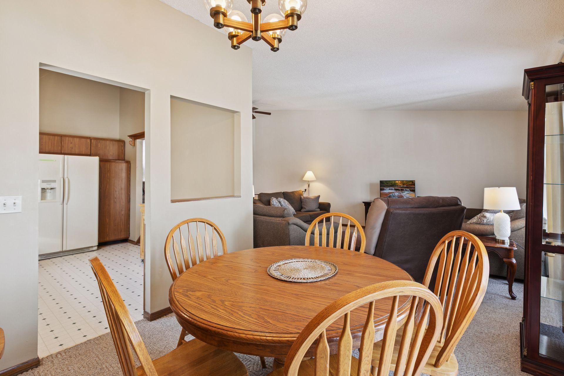 2406 County Rd D West, Unit 4 Roseville, MN 55113 - Photo 7 of 21