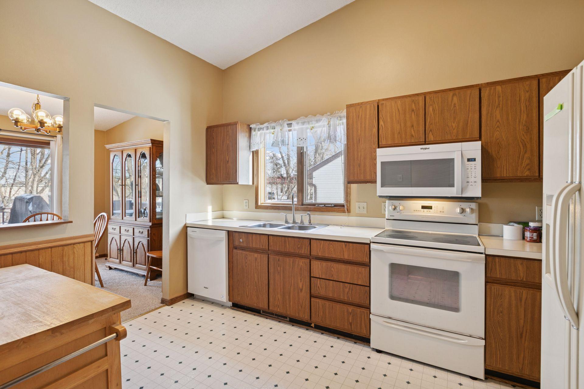 2406 County Rd D West, Unit 4 Roseville, MN 55113 - Photo 9 of 21