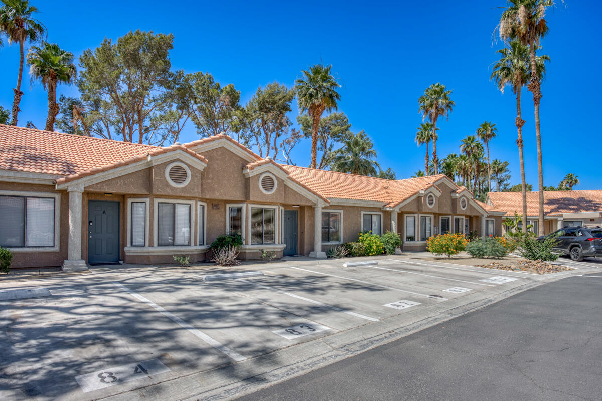 40800 Breezy Pass Road, Unit B Palm Desert, CA 92211 - Photo 3 of 36 3