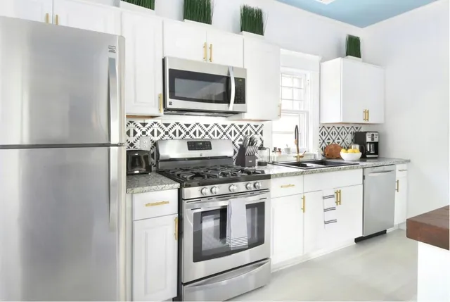 $3,700 | 806 Vedado Way Northeast, Unit 2, Atlanta, GA 30308