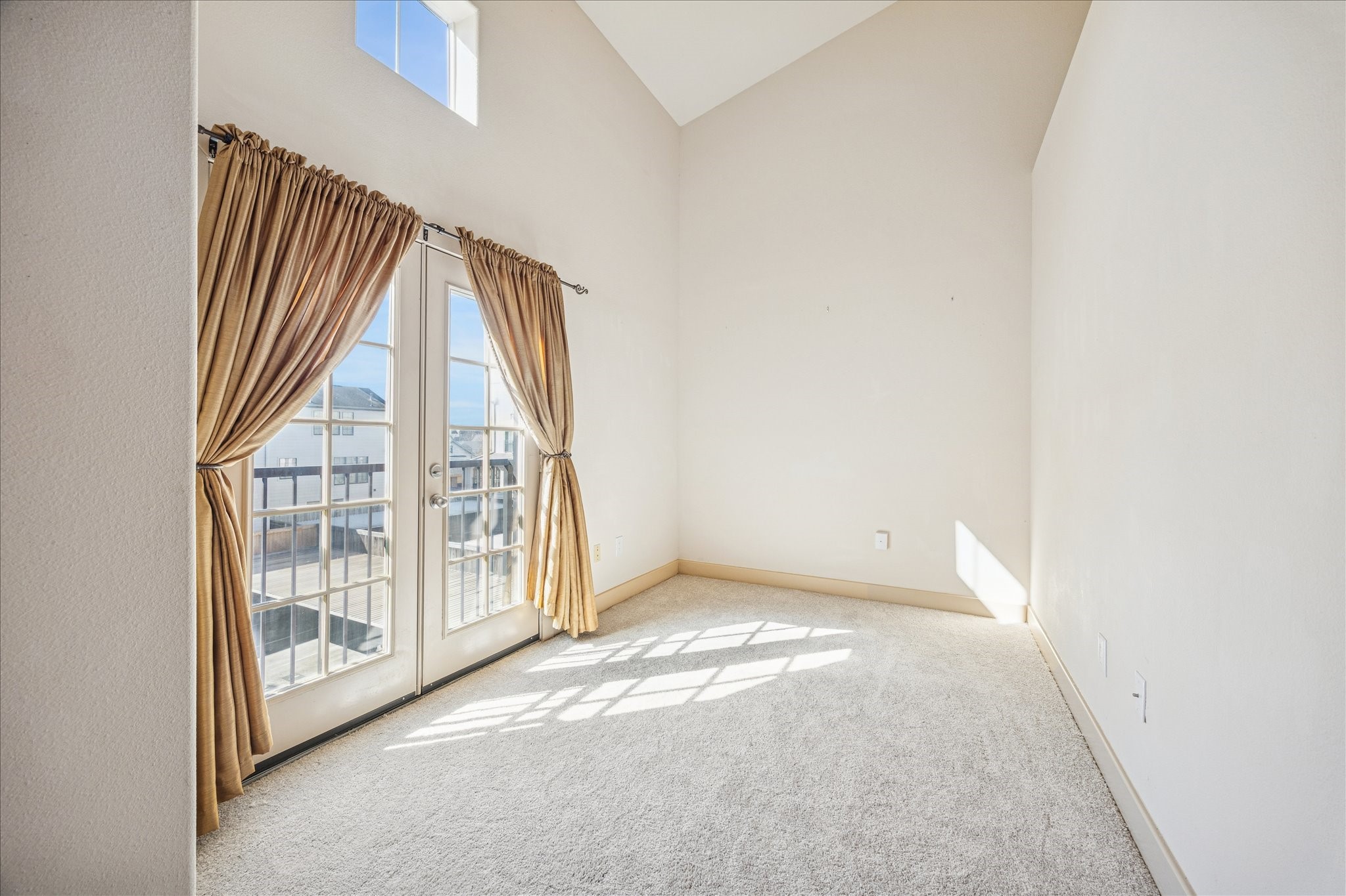 1620 Elgin Street, Unit 9 Houston, TX 77004 - Photo 15 of 28 a view of front door