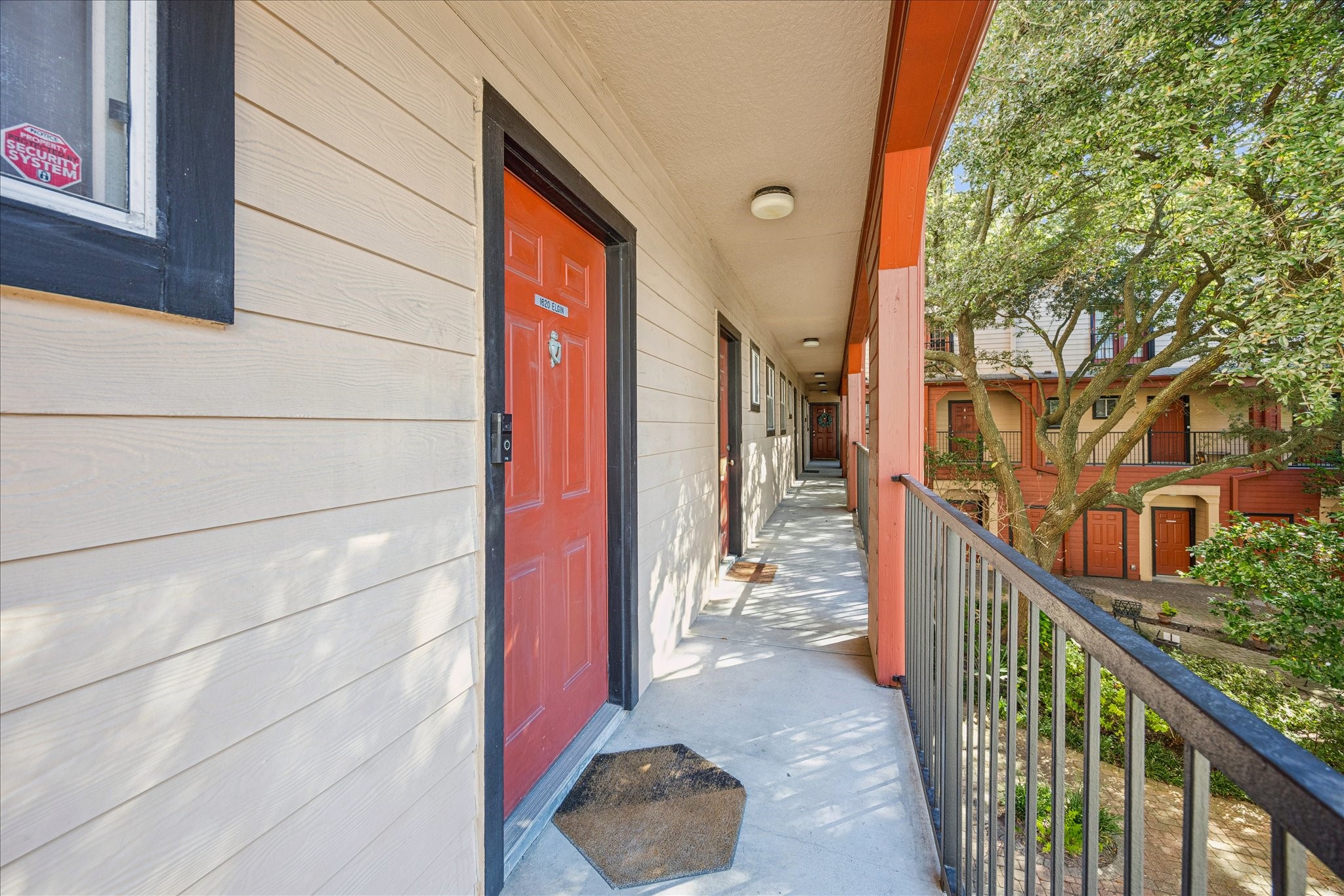1620 Elgin Street, Unit 9 Houston, TX 77004 - Photo 2 of 28 a view of a porch