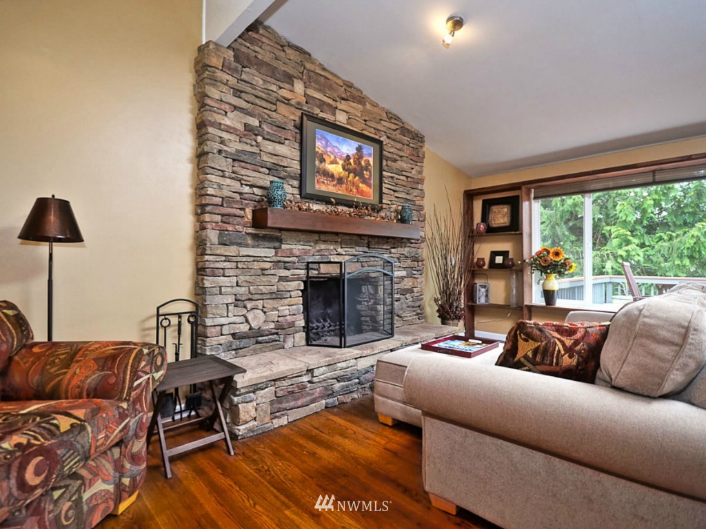 6724 47th Place Southwest Seattle, WA 98136 - Photo 3 of 15 Gallery Image 3