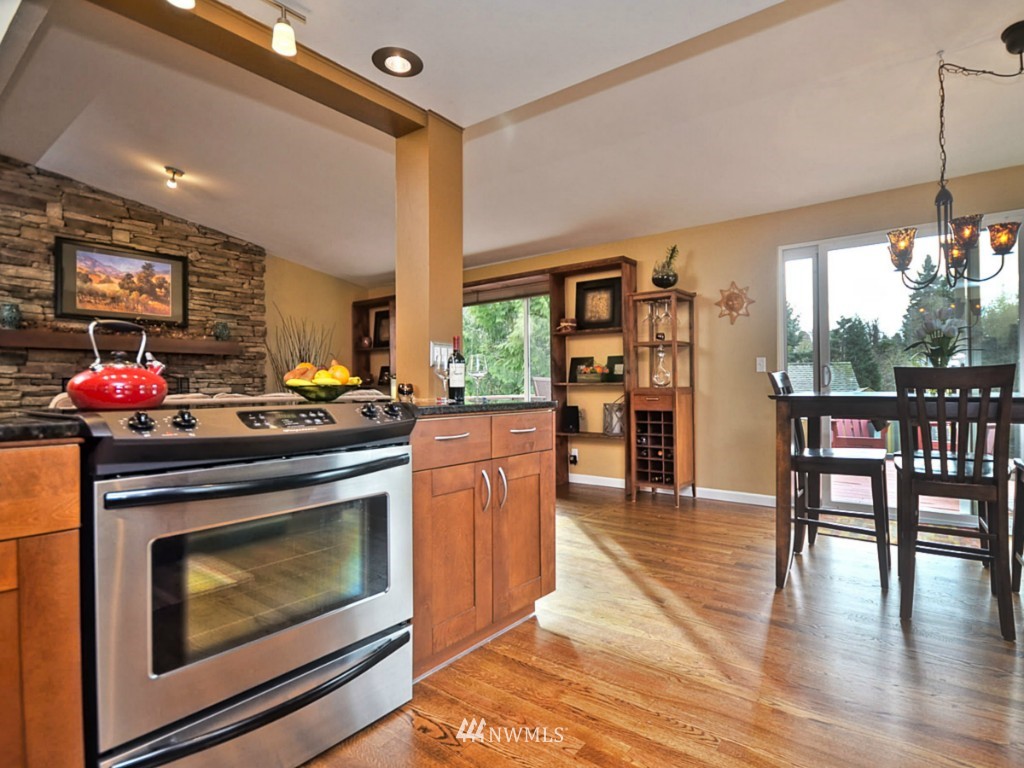 6724 47th Place Southwest Seattle, WA 98136 - Photo 5 of 15 Gallery Image 5