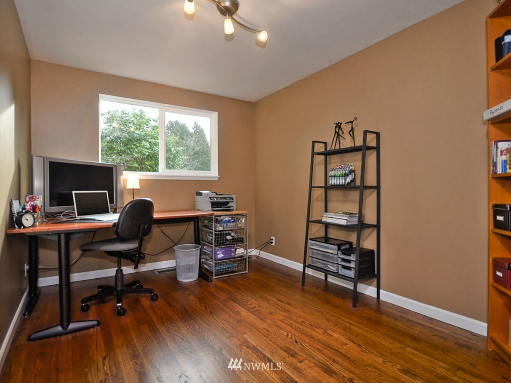 6724 47th Place Southwest Seattle, WA 98136 - Photo 9 of 15 Gallery Image 9
