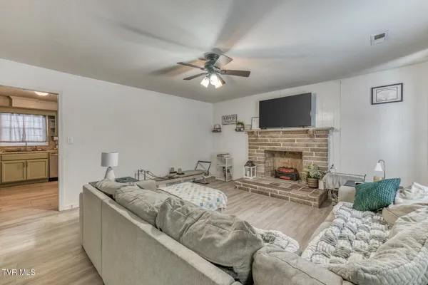 $250,000 | 1036 Gap Creek Road, Elizabethton, TN 37643