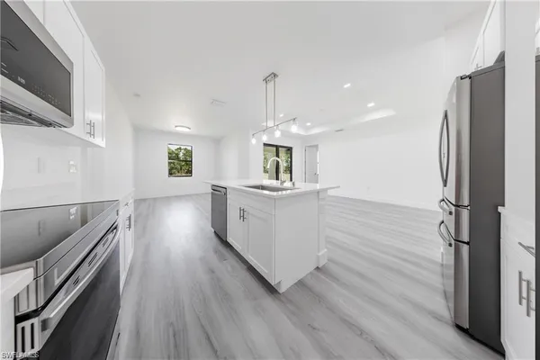 $2,000 | 1137 Damen Street East, Lehigh Acres, FL 33974